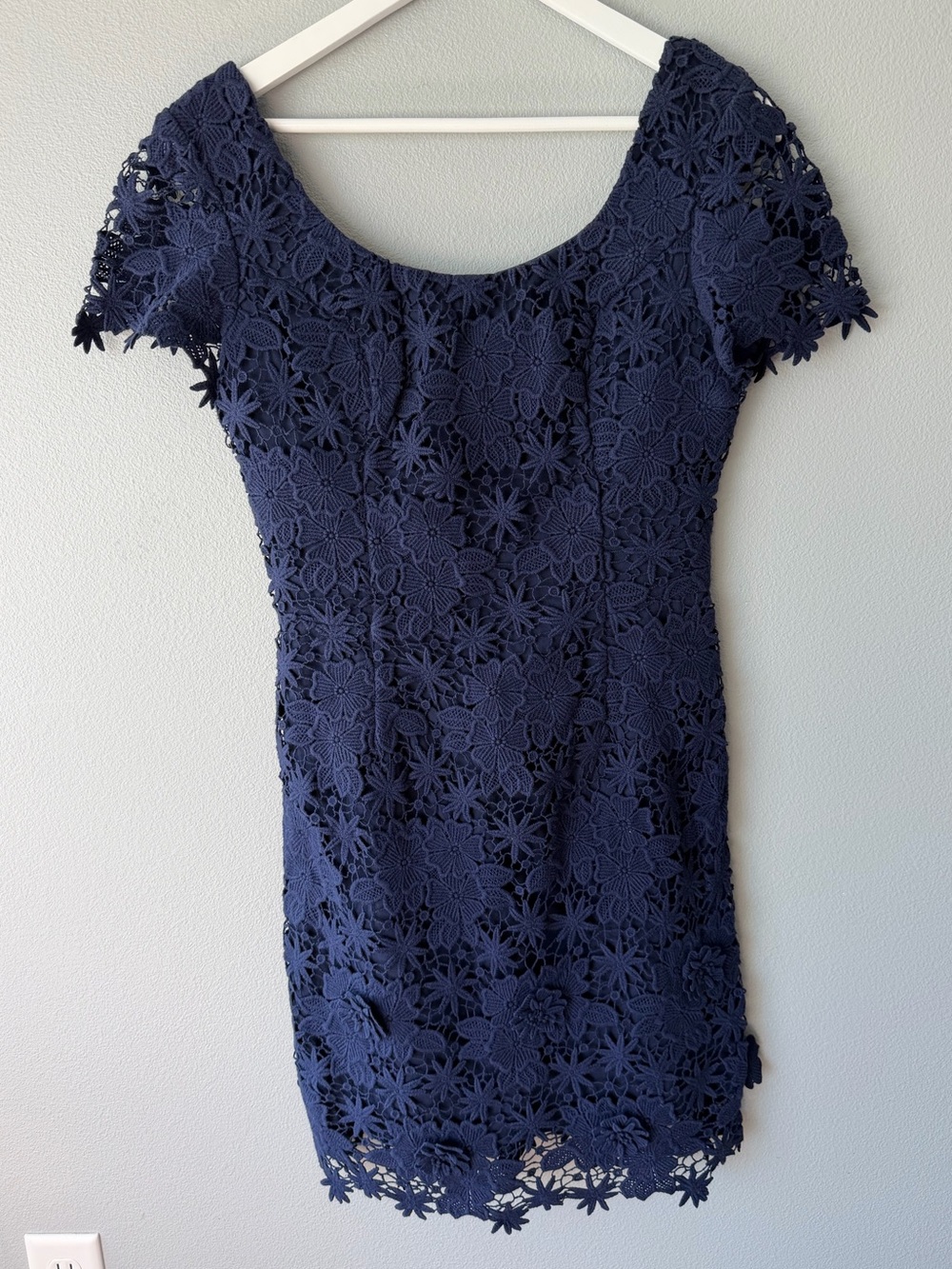 Lilly Pulitzer navy blue cotton lace overlay Marta mini dress Women’s sz 6